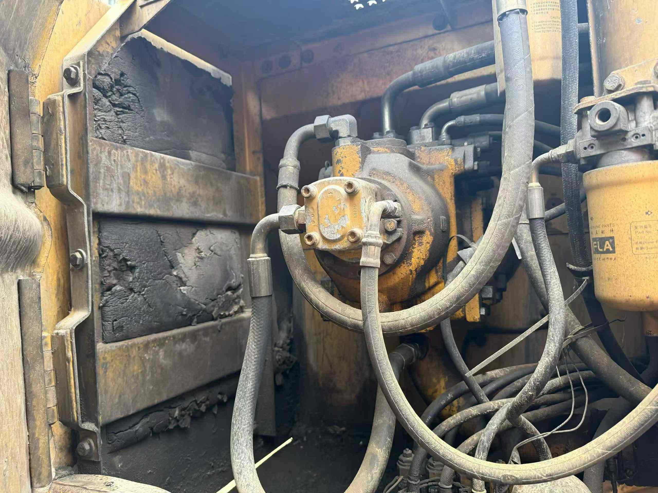 Buy Caterpillar 320B Used Excavator / 4