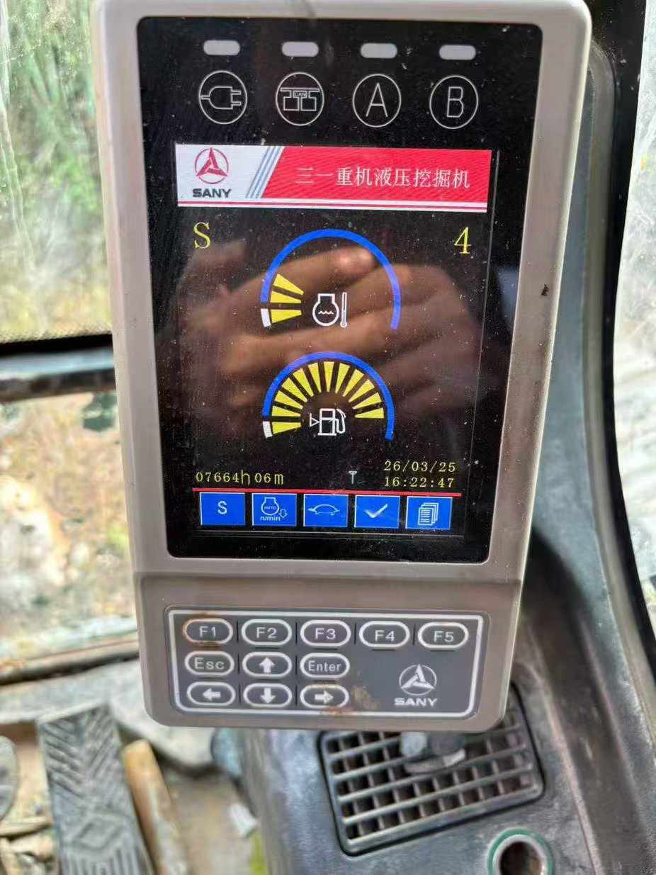 Buy Sany SY215C-8 Used Excavator / 9