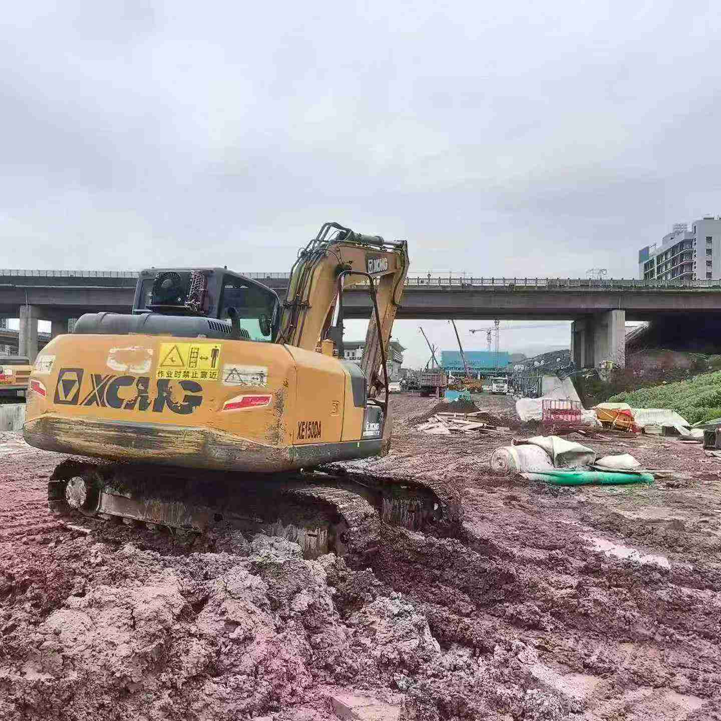 Buy XCMG XE135B Used Excavator / 2