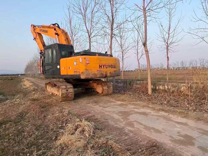 Buy Hyundai R215-7C Used Excavator / 1