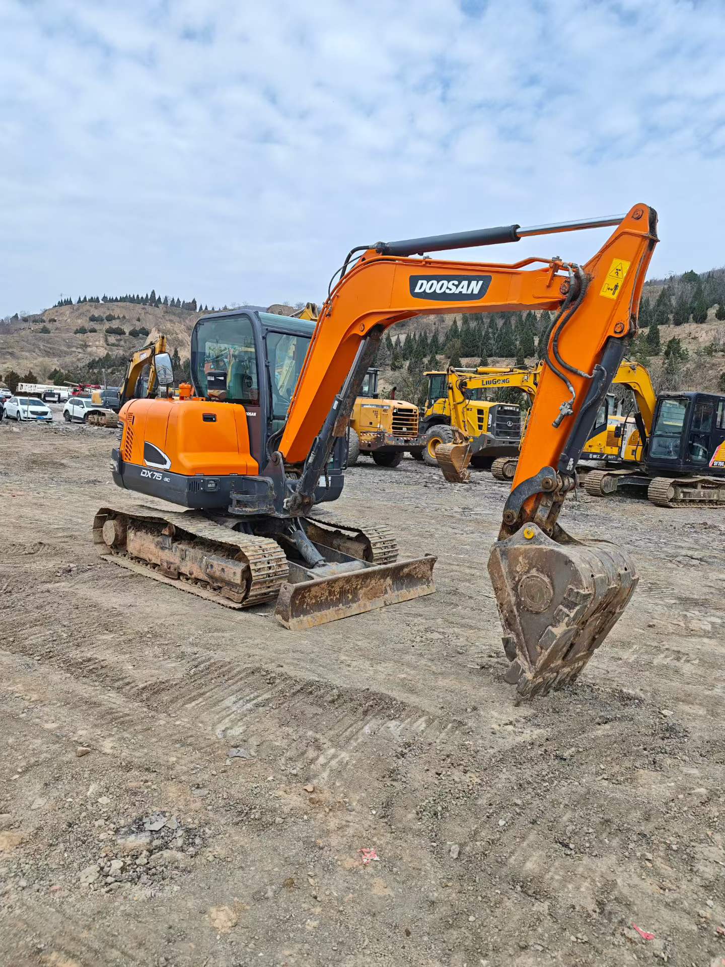 Buy Doosan DH60 Used Excavator / 2