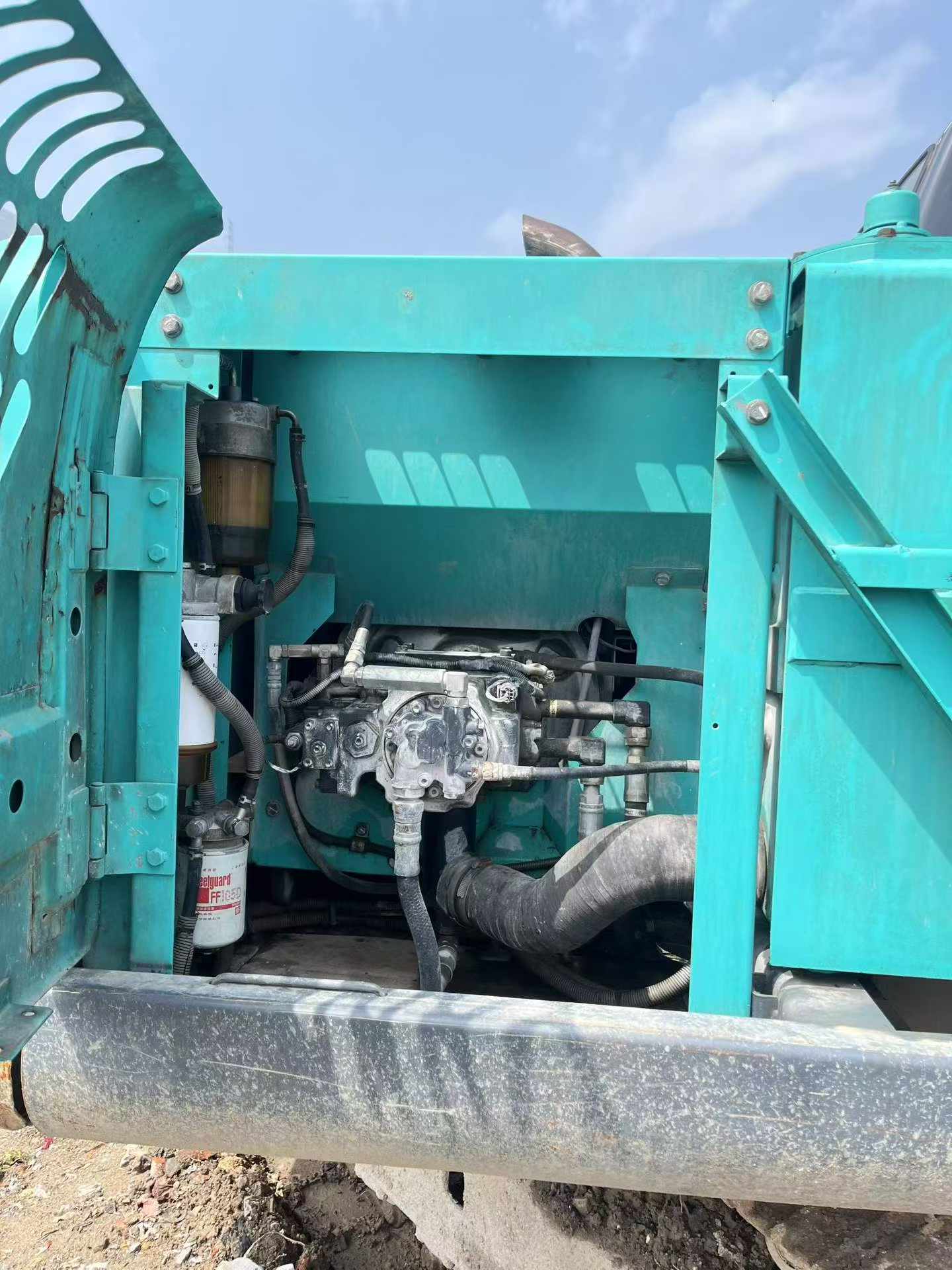 Buy Kobelco SK130 Used Excavator / 4