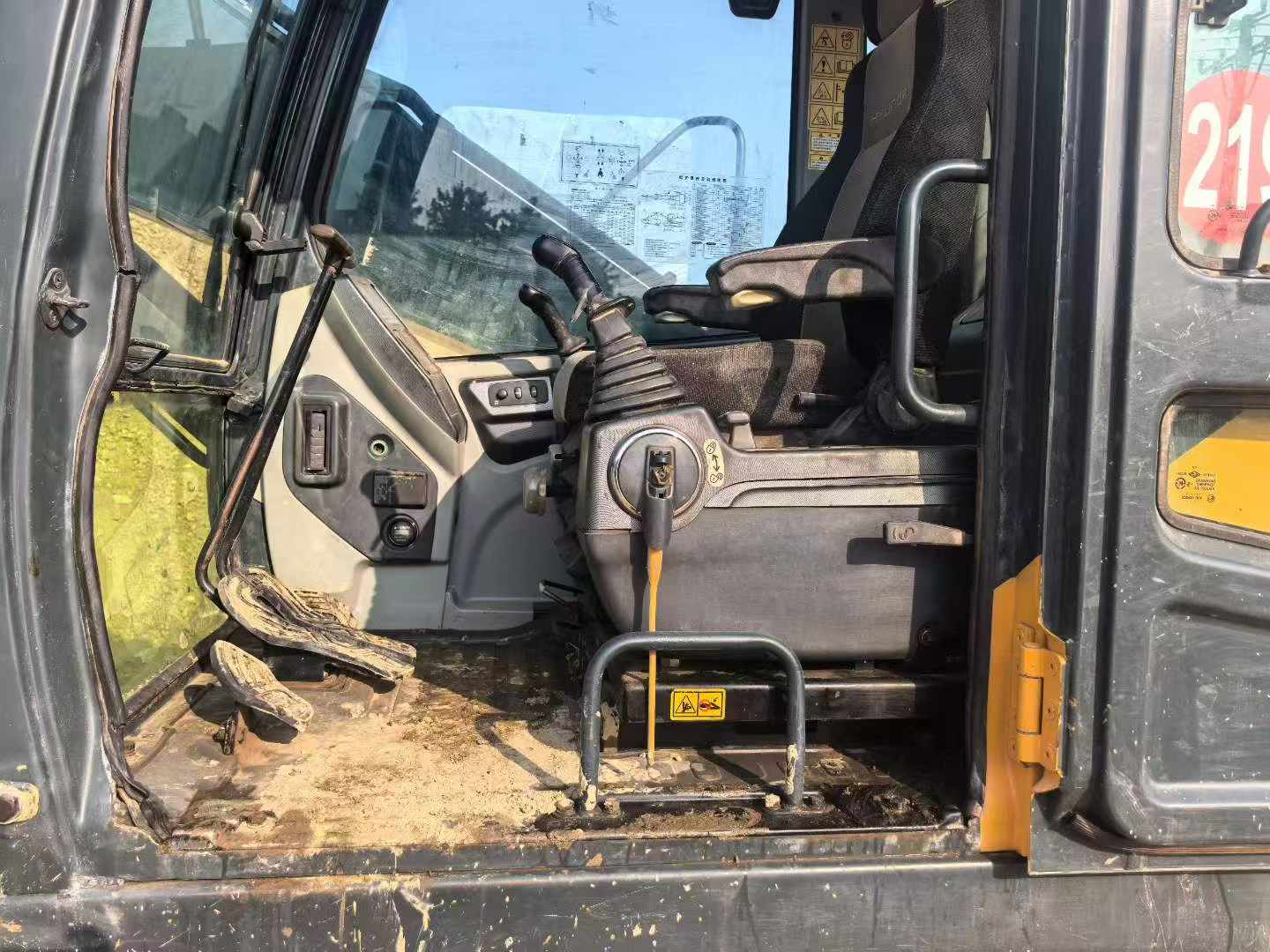 Buy Hyundai R215-7 Used Excavator / 9