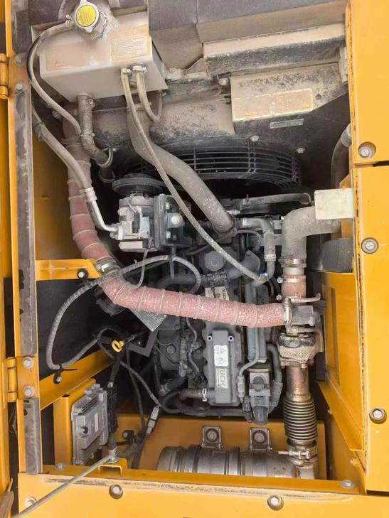 Buy XCMG XE135B Used Excavator / 1