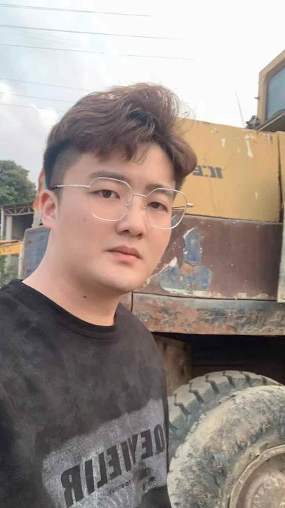 Buy Komatsu PC100-5 Used Excavator / 1