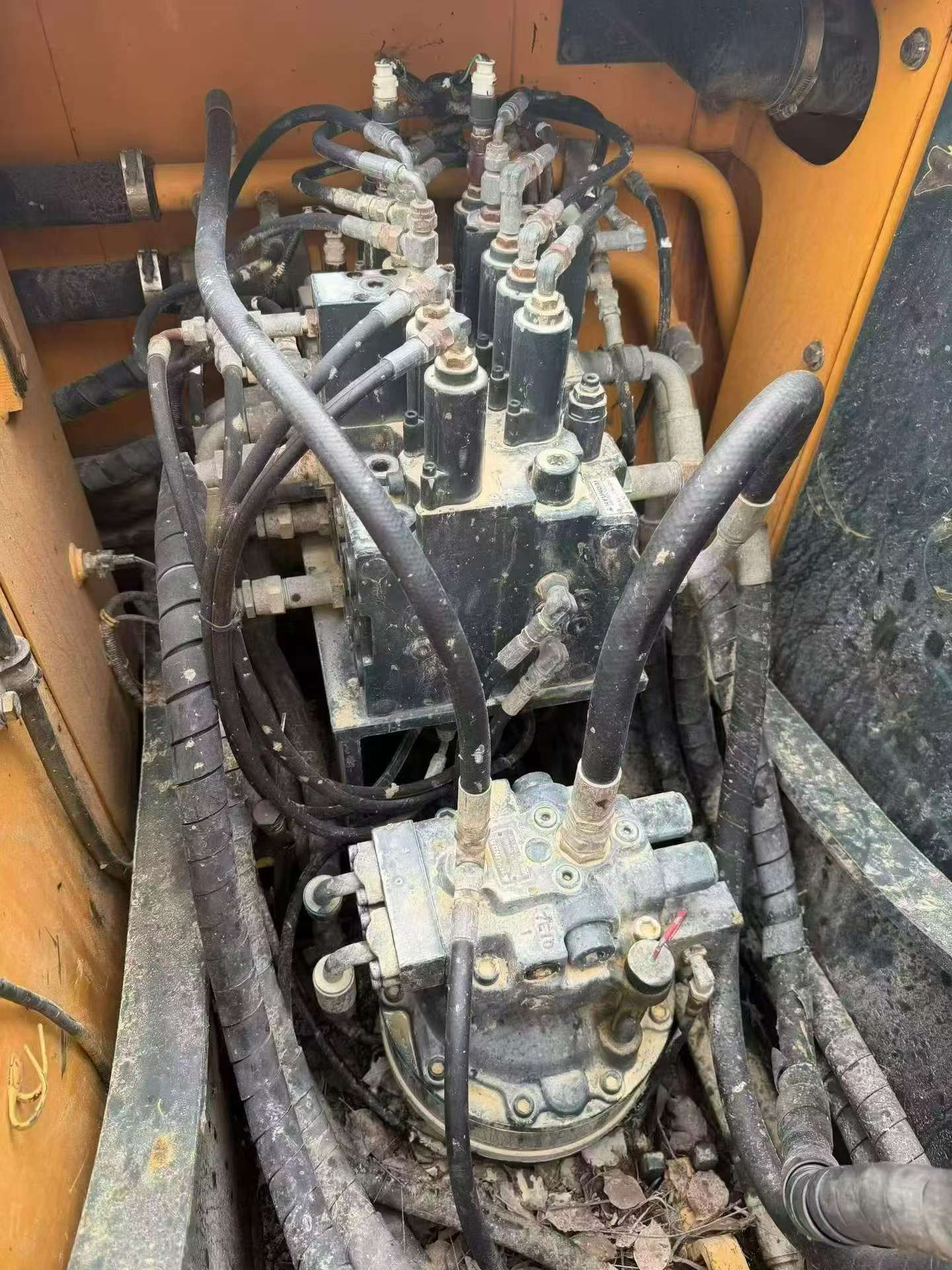 Buy Hyundai R110VS Used Excavator / 6