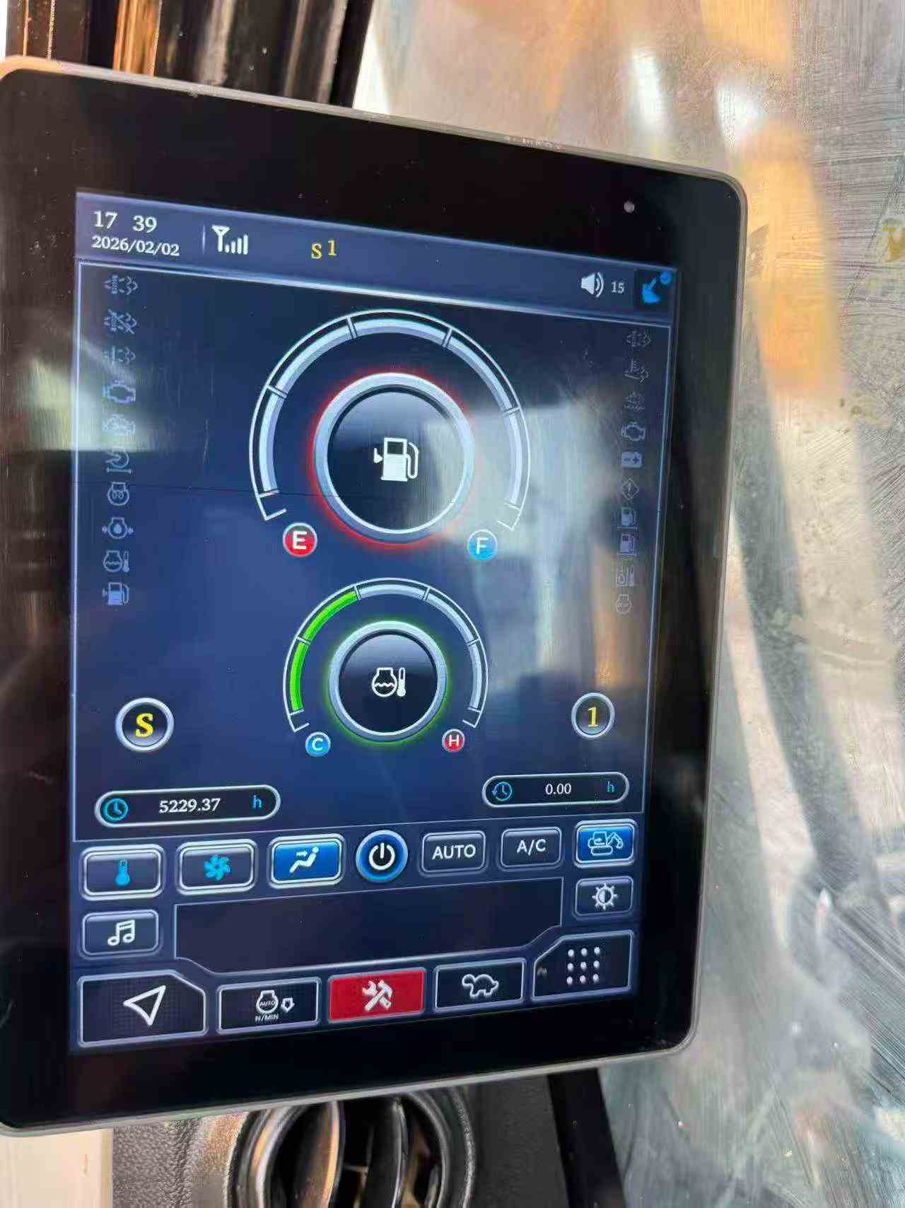 Buy Sany SY200C Used Excavator / 3