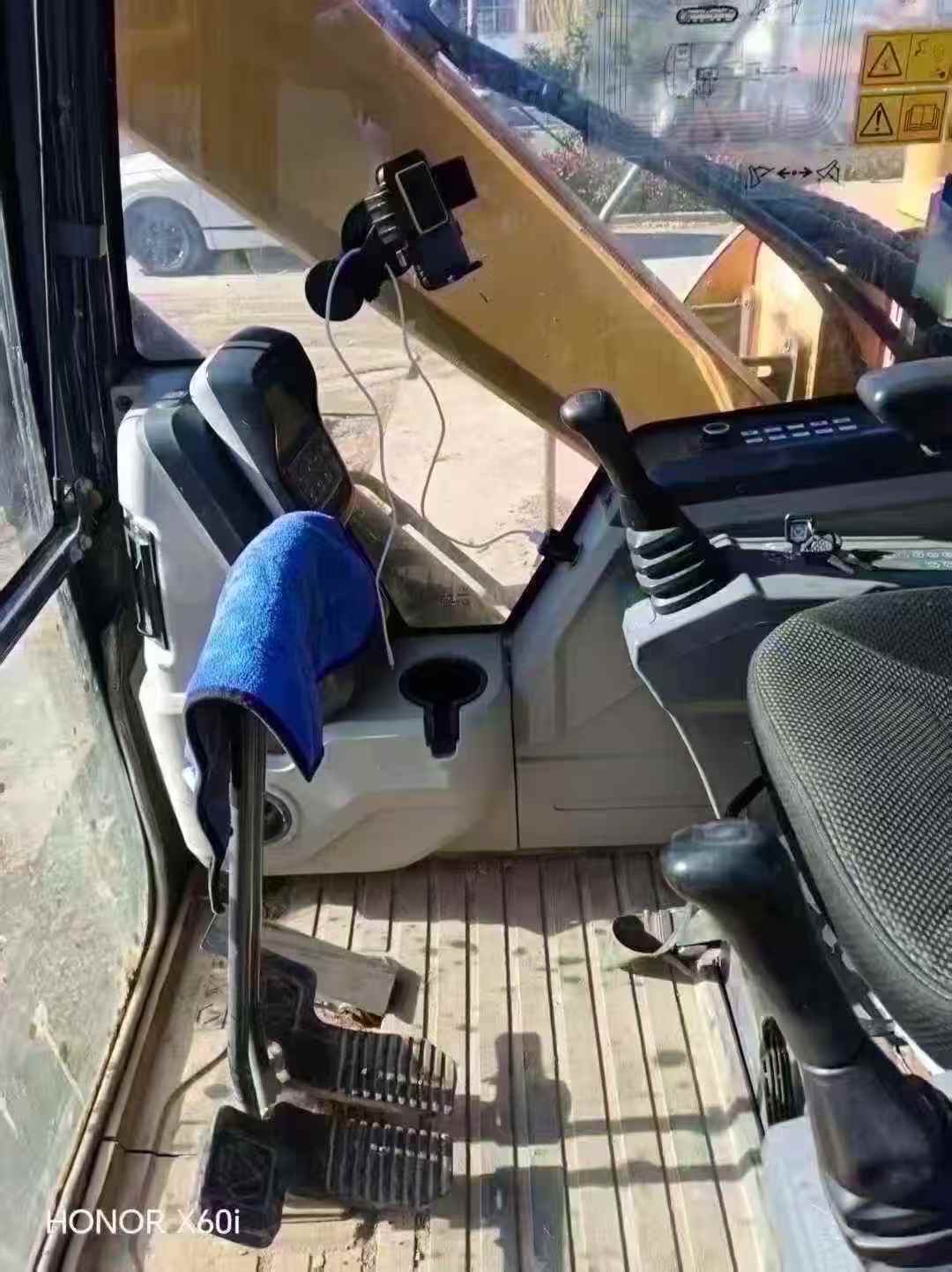 Buy XCMG XE75C Used Excavator / 3