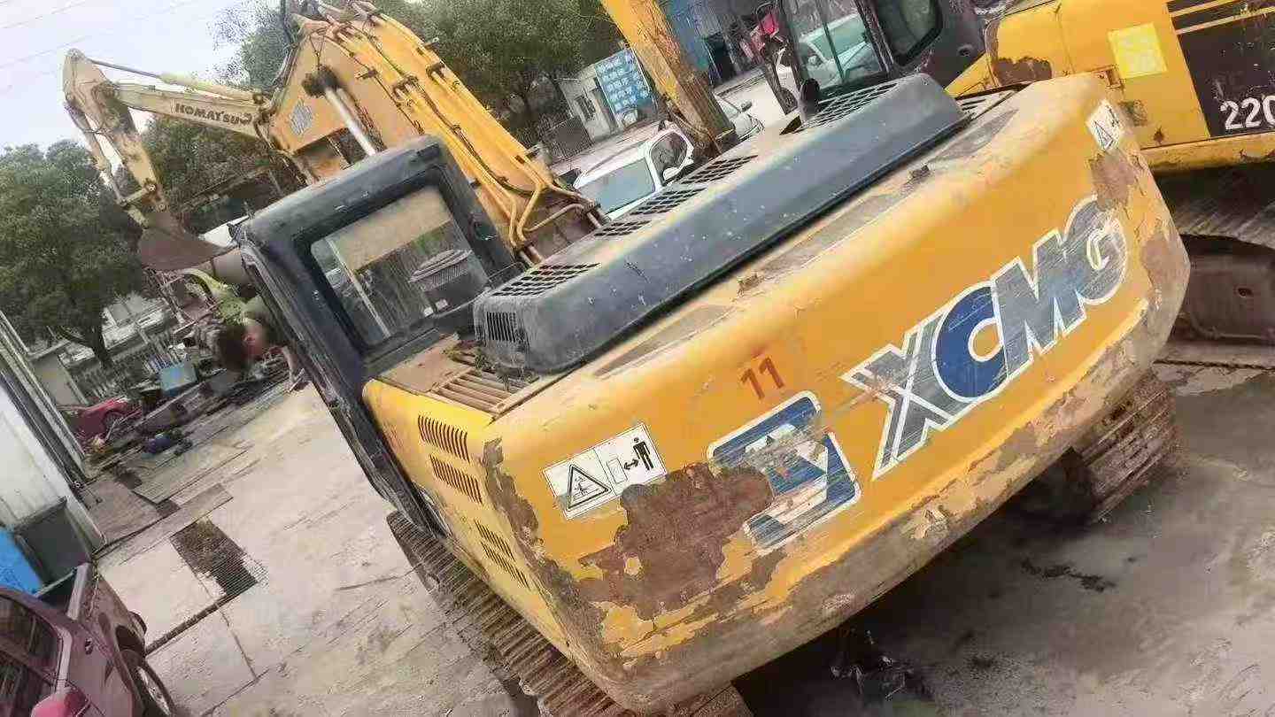 Buy XCMG XE260 Used Excavator / 3