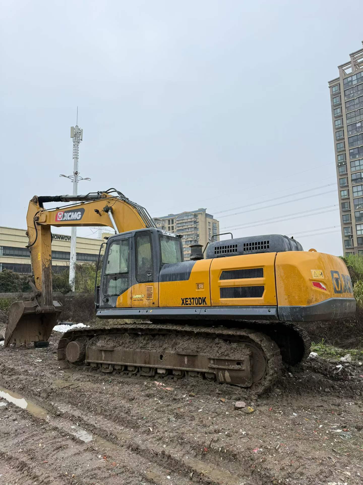 Buy XCMG XE370 Used Excavator / 2