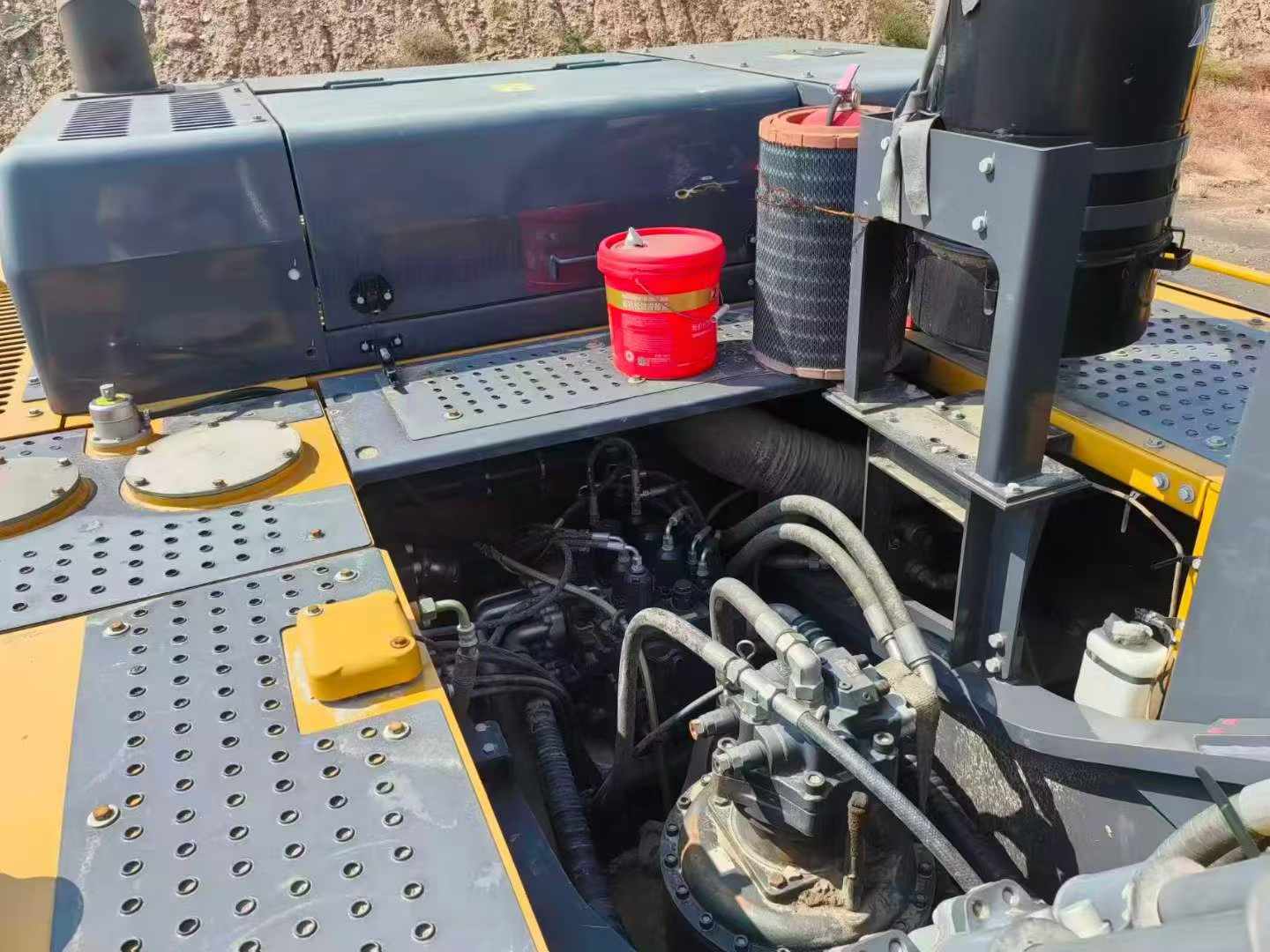 Buy XCMG XE550DK Used Excavator / 3