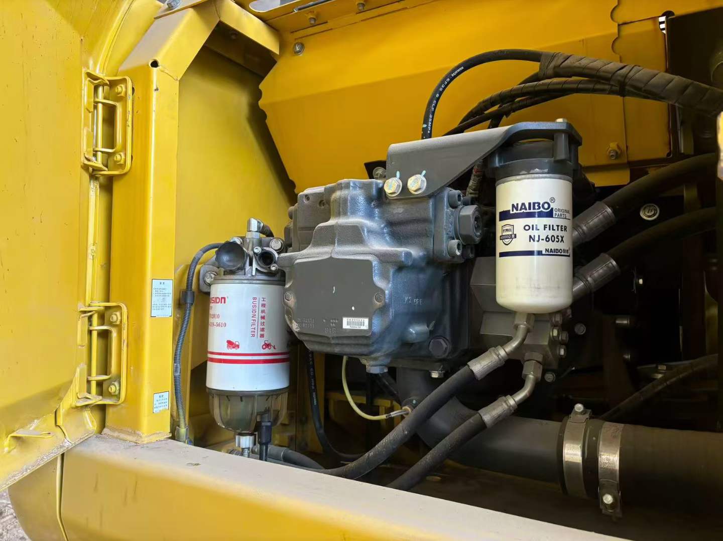 Buy Komatsu PC200-8M0 Used Excavator / 4