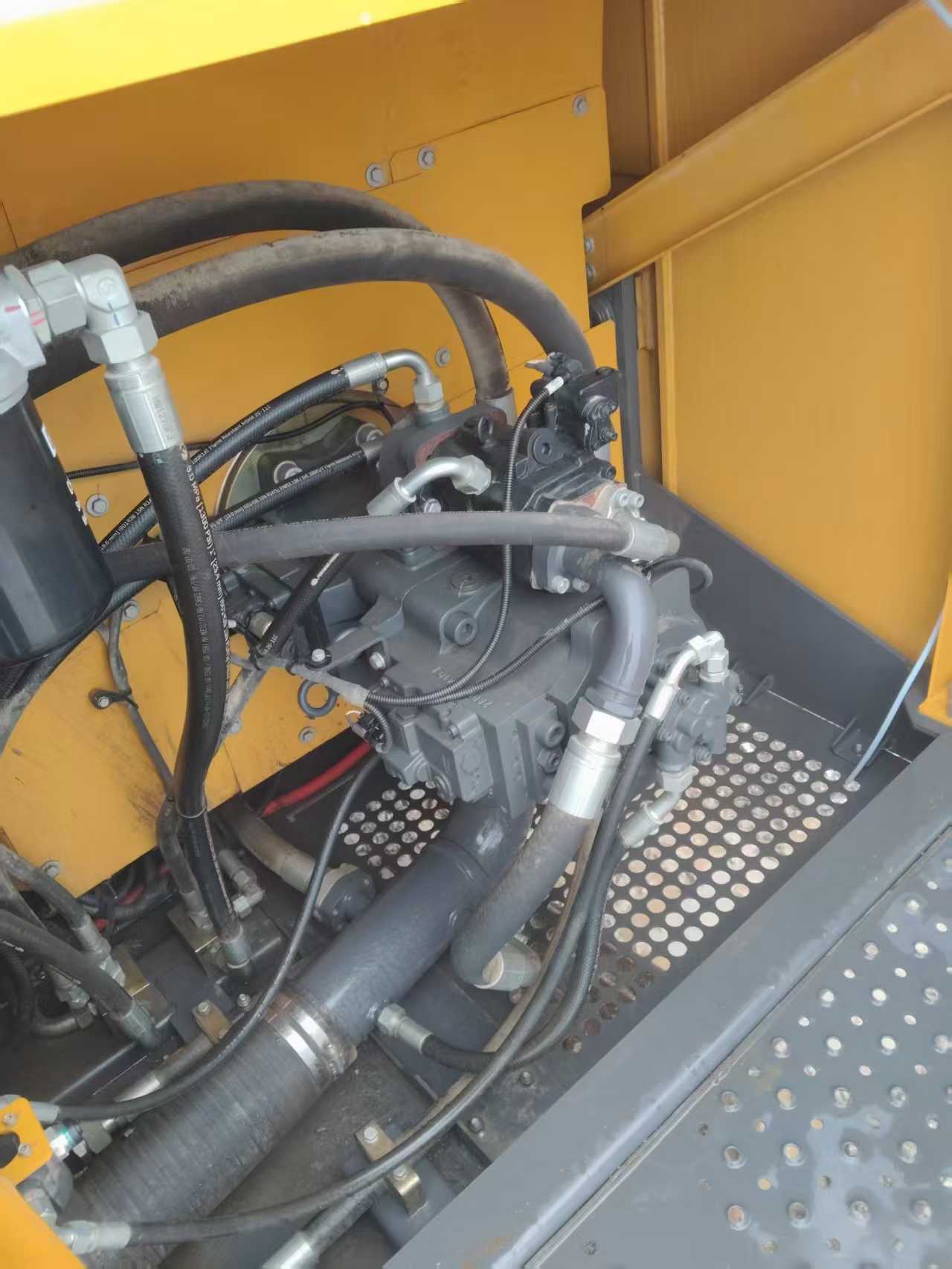 Buy XCMG XE650DP Used Excavator / 3