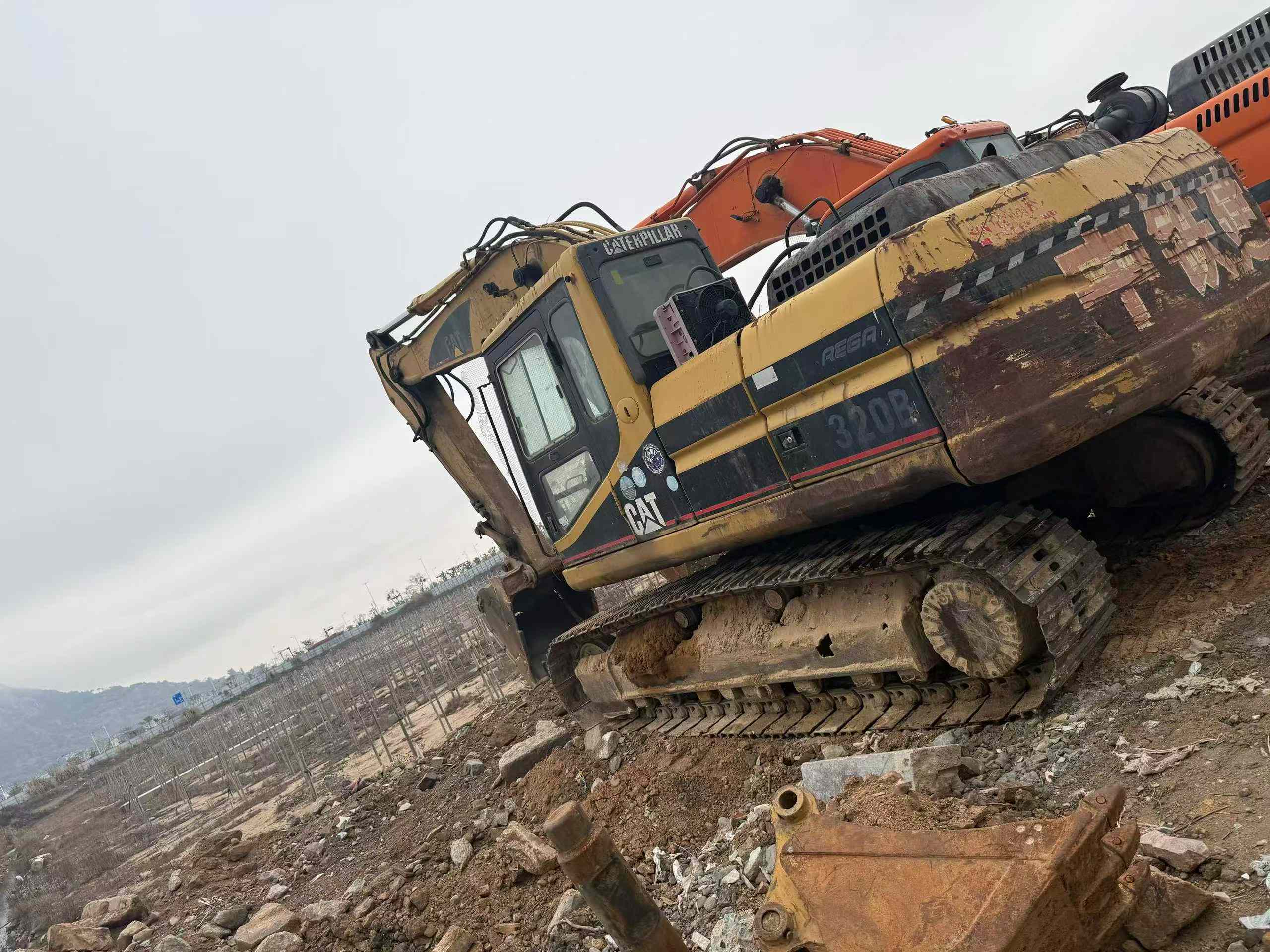 Buy Caterpillar 320B Used Excavator / 6