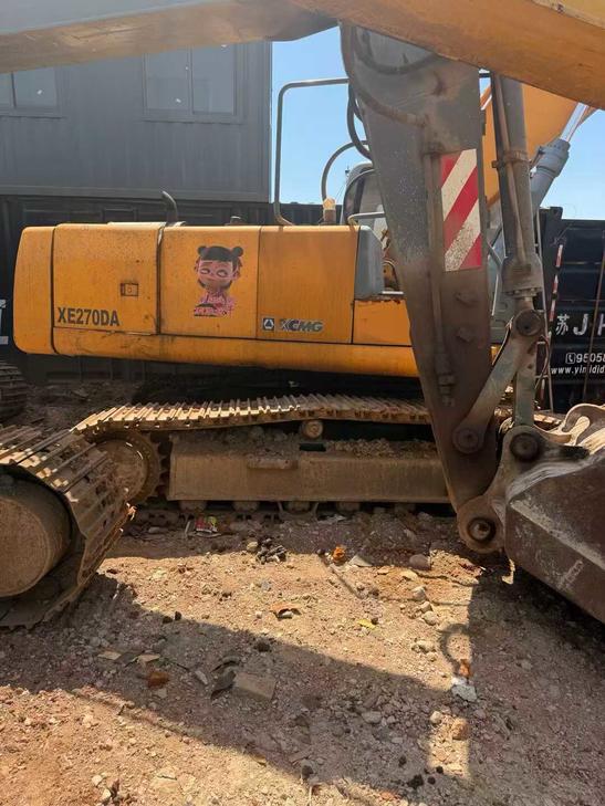 Buy XCMG XE265C Used Excavator / 1