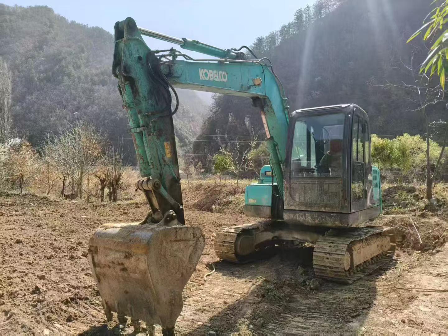 Buy Kobelco SK75 Used Excavator / 3