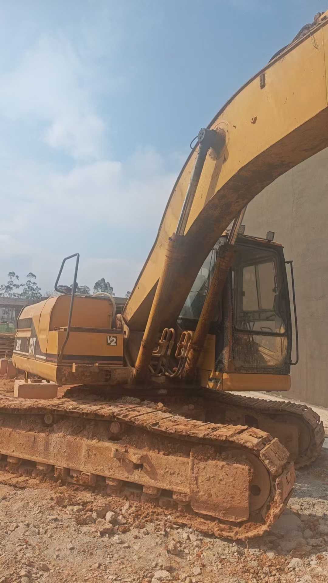 Buy Caterpillar 320A Used Excavator / 2
