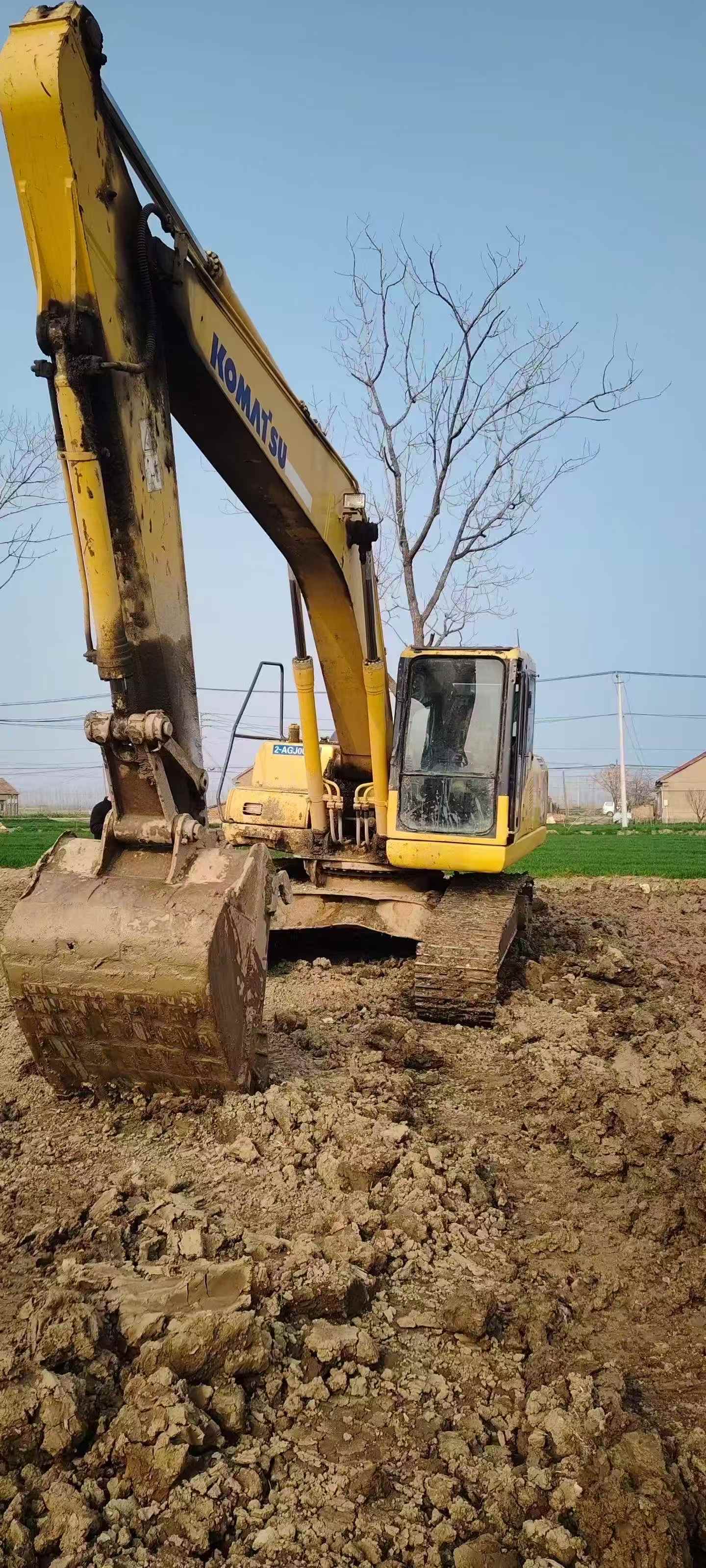 Buy Komatsu PC200-7 Used Excavator / 2