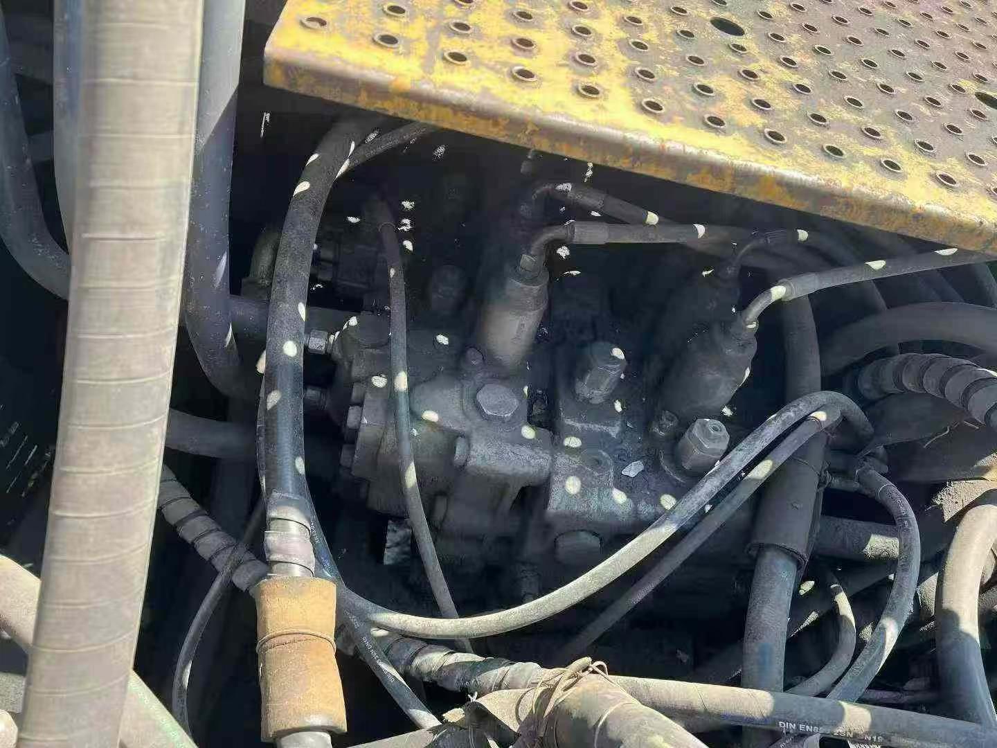 Buy XCMG XE700C Used Excavator / 6