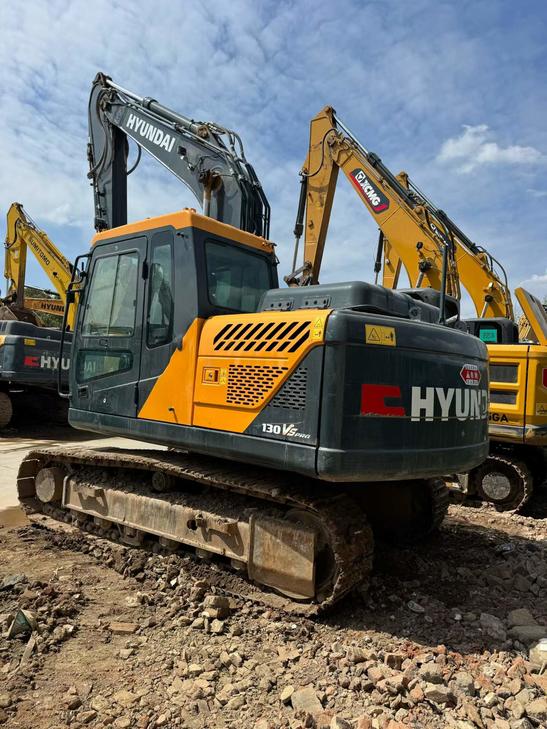 Buy Hyundai R130W Used Excavator / 1