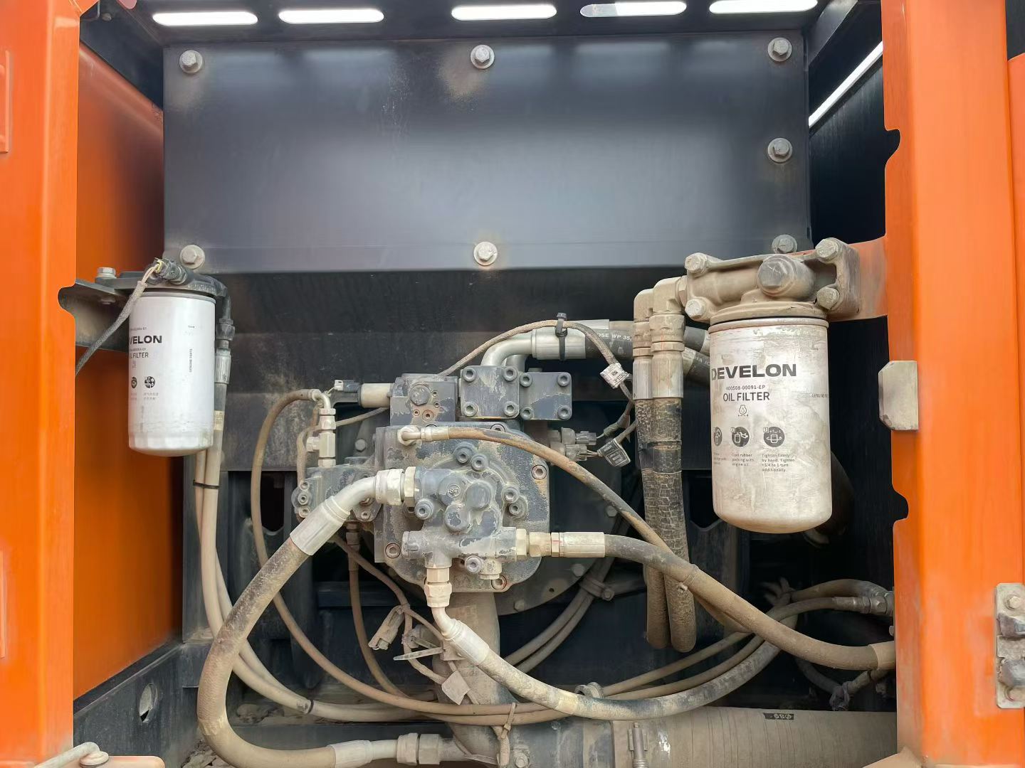 Buy Doosan DX215-9C Used Excavator / 3