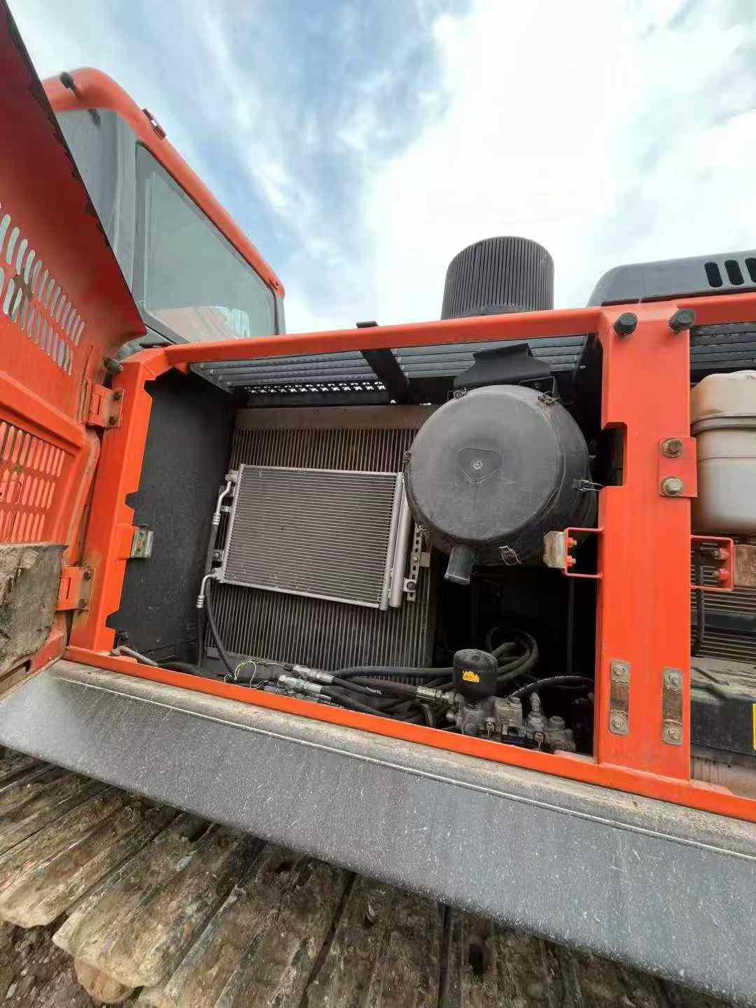 Buy Doosan DX380LC-5 Used Excavator / 9