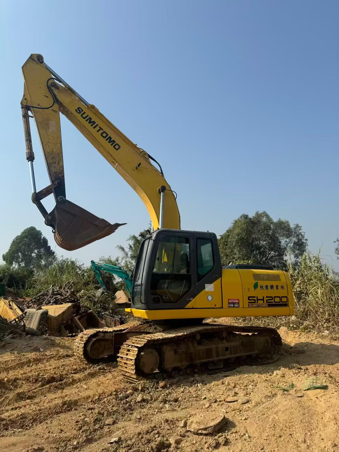 Buy Sumitomo SH200A5 Used Excavator / 3