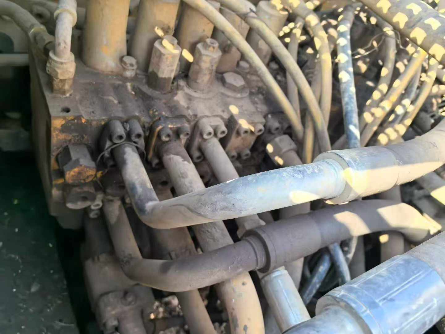 Buy Caterpillar 325C Used Excavator / 3