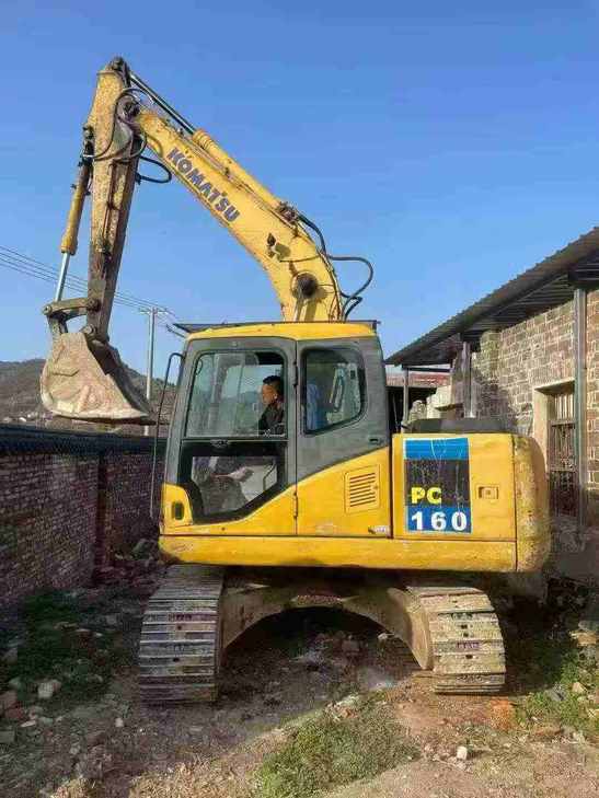 Buy Komatsu PC110-7 Used Excavator / 1