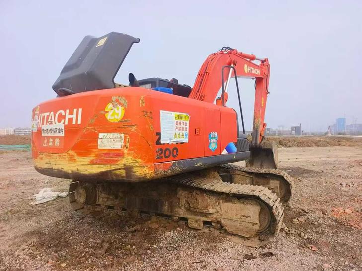 Buy Hitachi ZH200-5A Used Excavator / 1