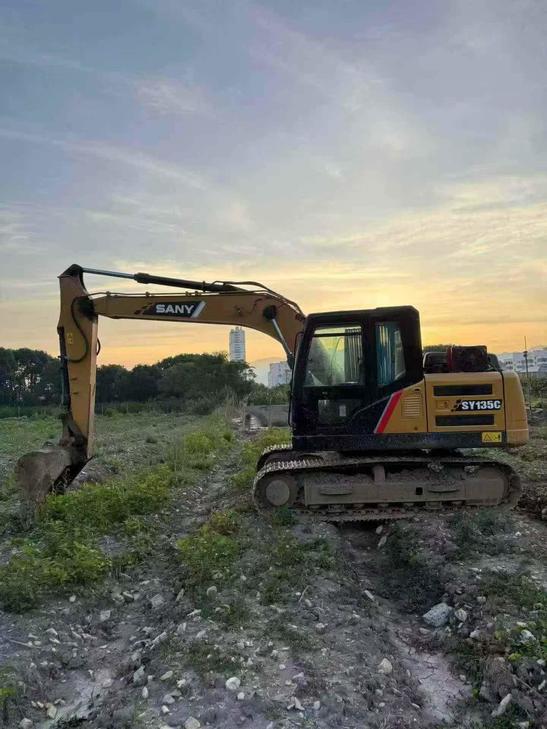 Buy Sany SY135 Used Excavator / 1
