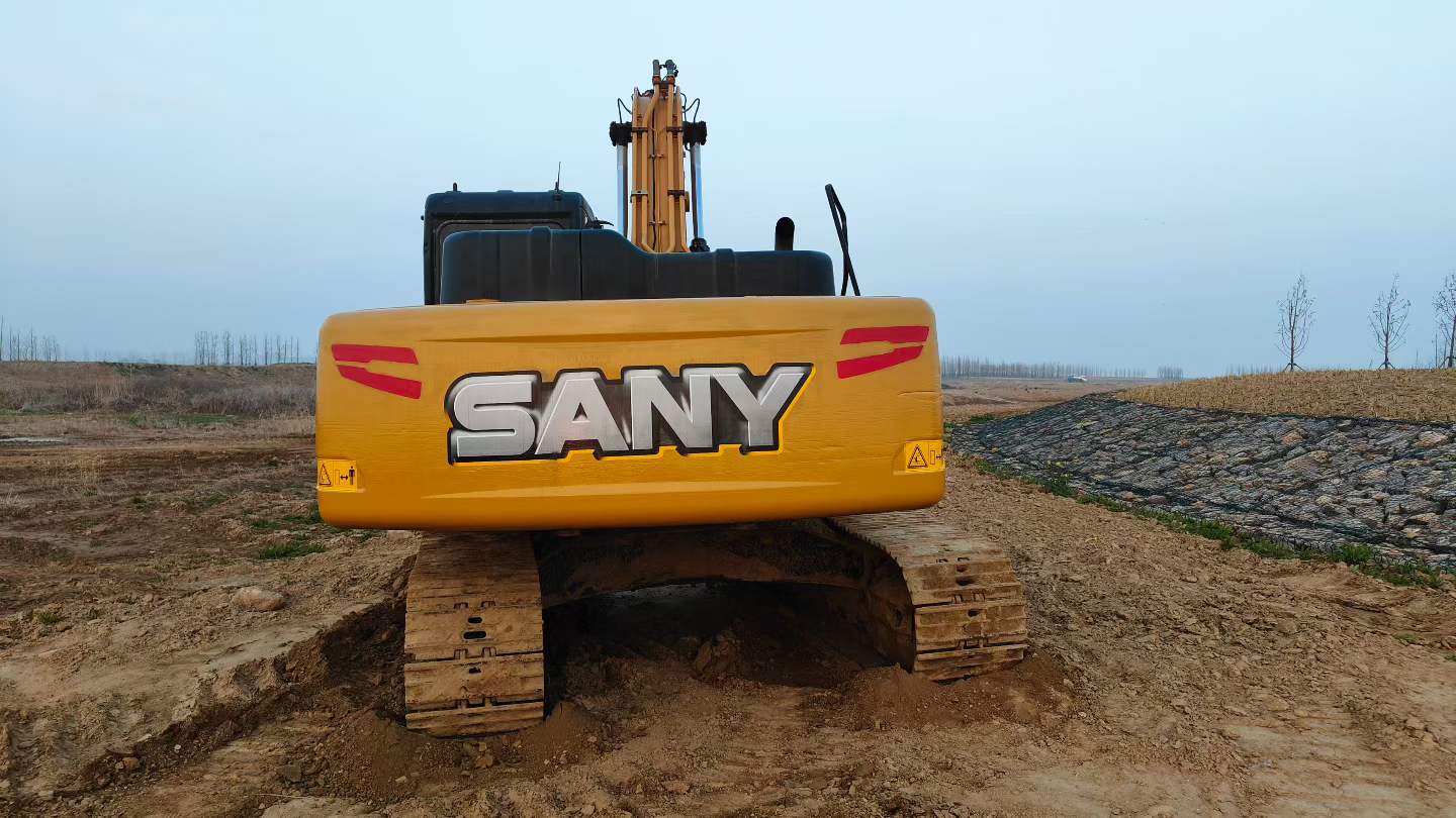 Buy Sany SY215C-8 Used Excavator / 3