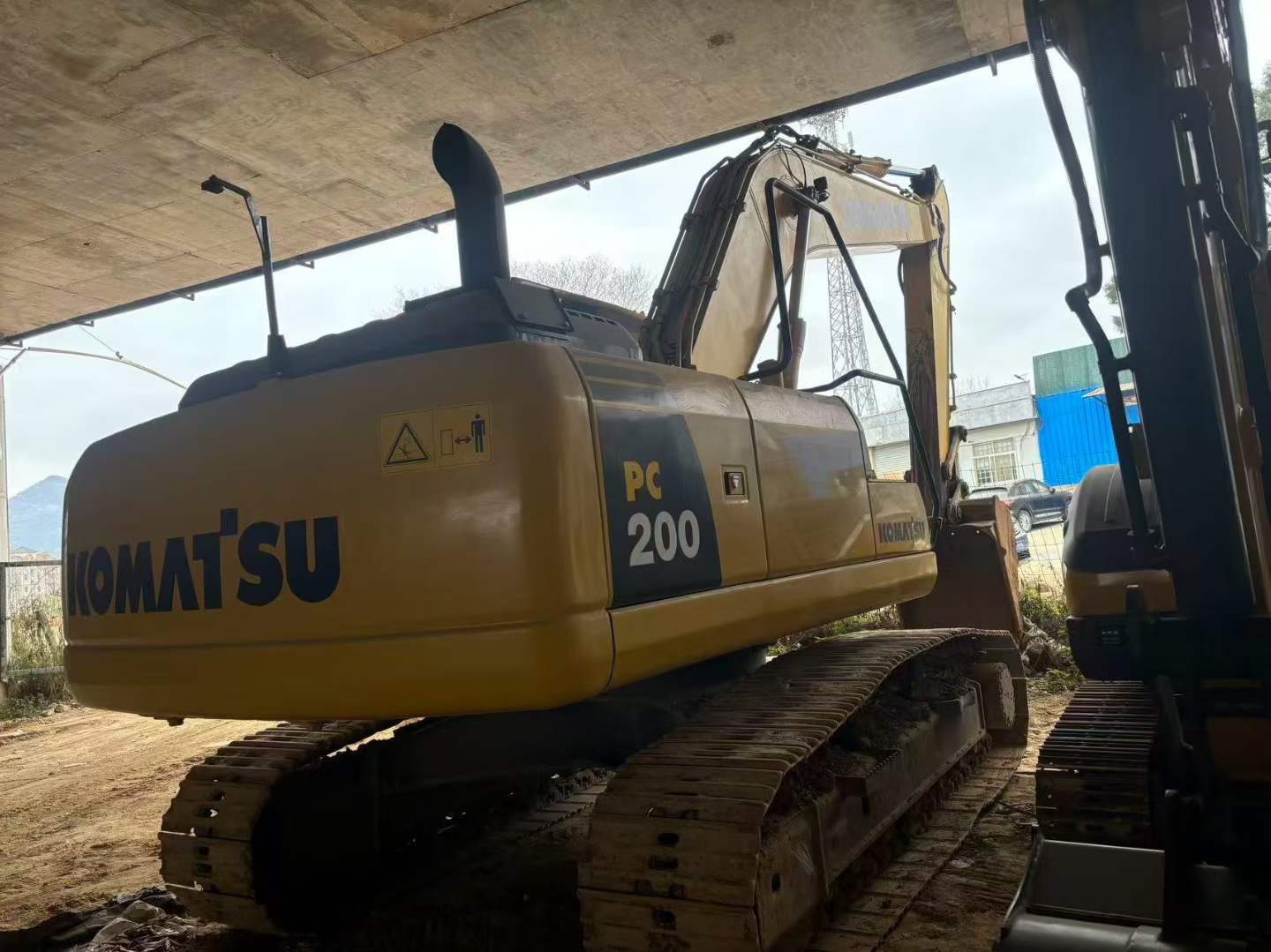 Buy Komatsu PC200-8M0 Used Excavator / 2