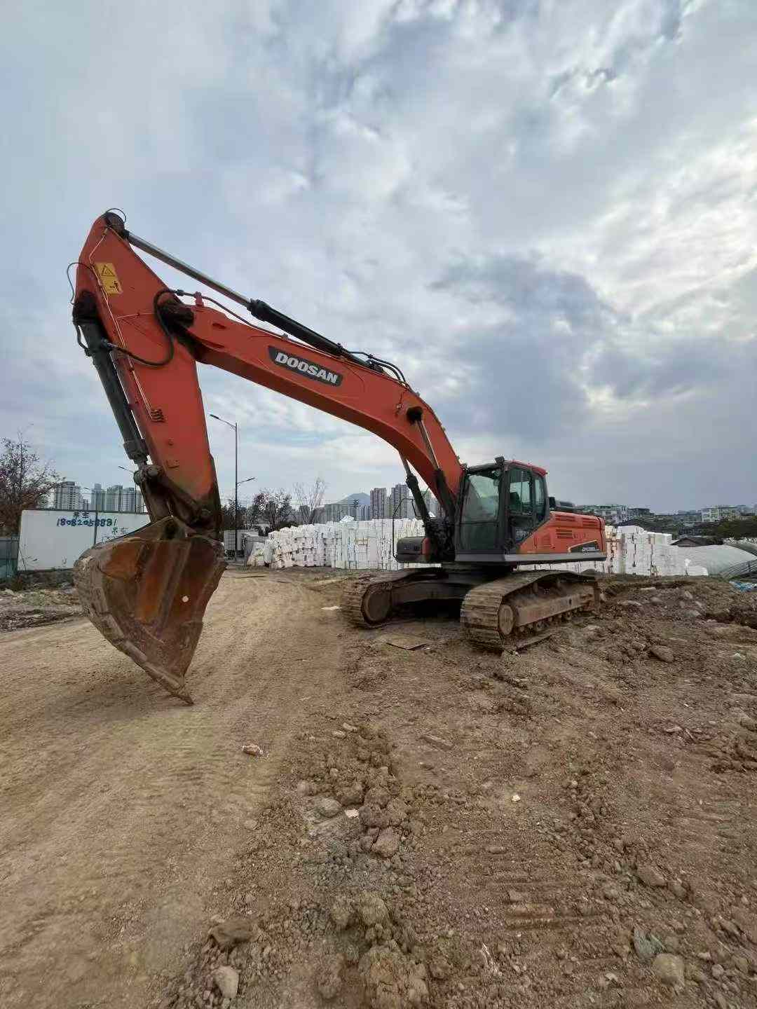 Buy Doosan DX380LC-5 Used Excavator / 2