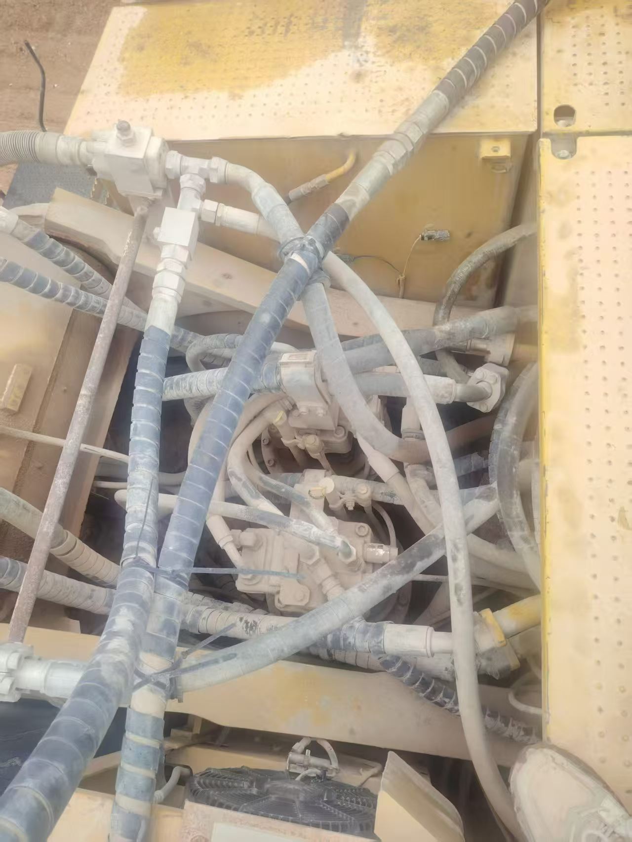 Buy Caterpillar 349E Used Excavator / 7