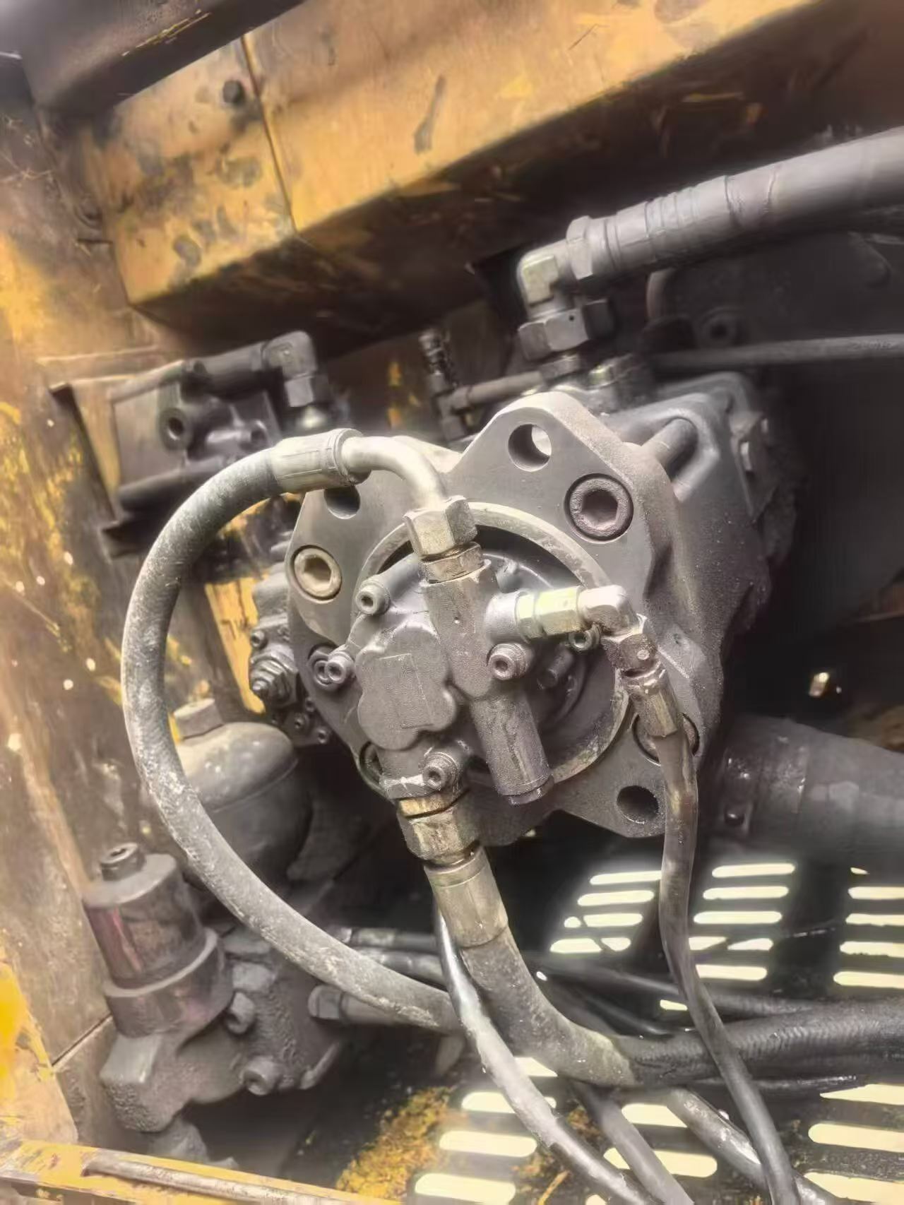 Buy XCMG XE230 Used Excavator / 2