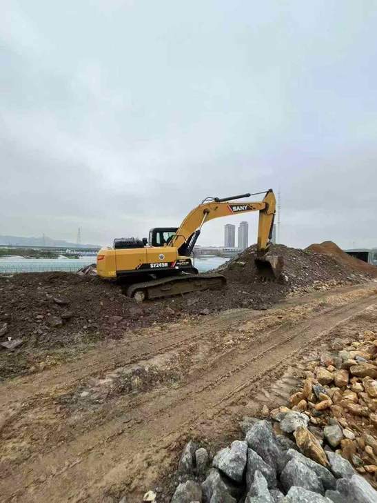 Buy Sany SY245H Used Excavator / 1