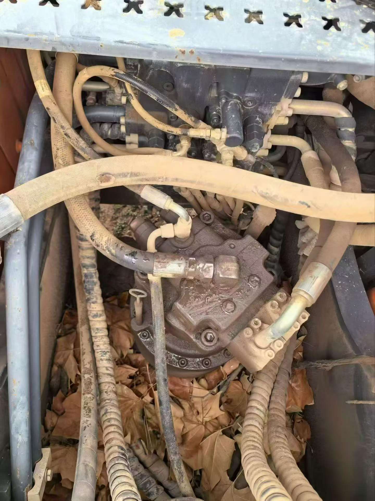 Buy Doosan DX225LC Used Excavator / 6