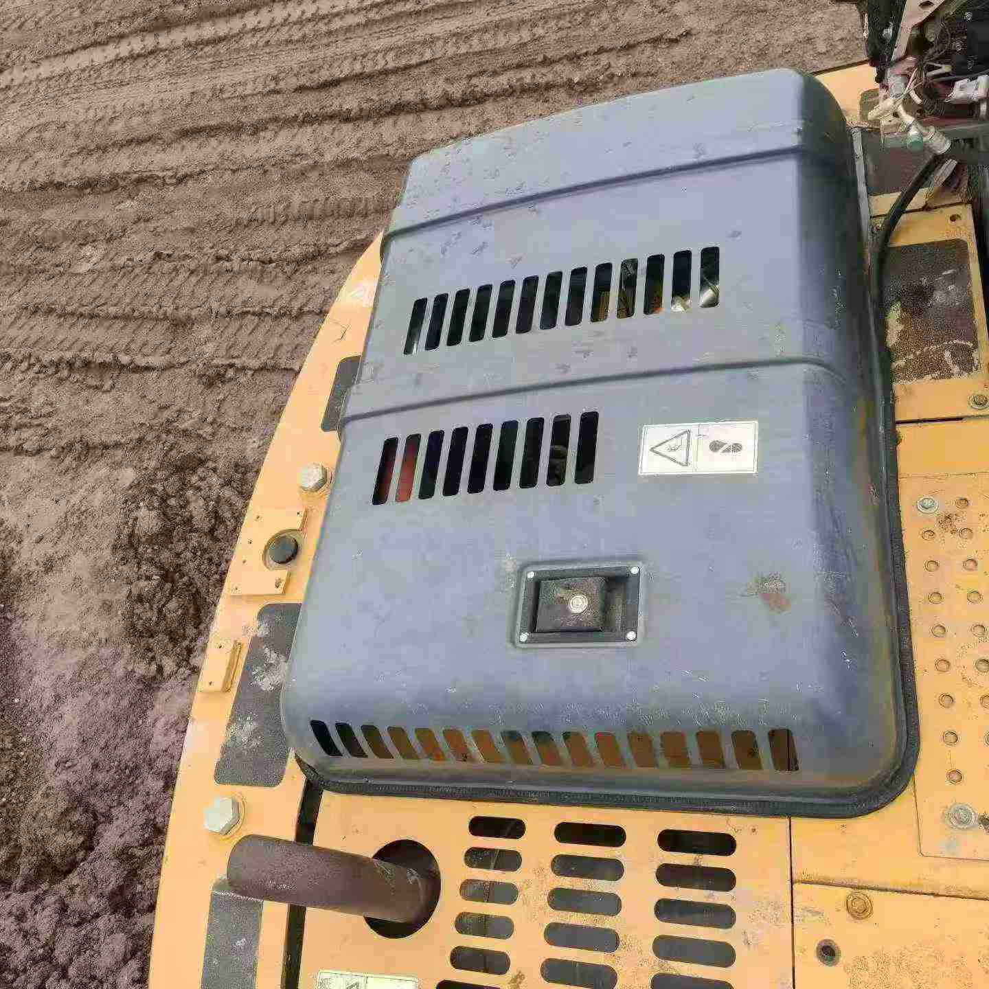 Buy XCMG XE135B Used Excavator / 5