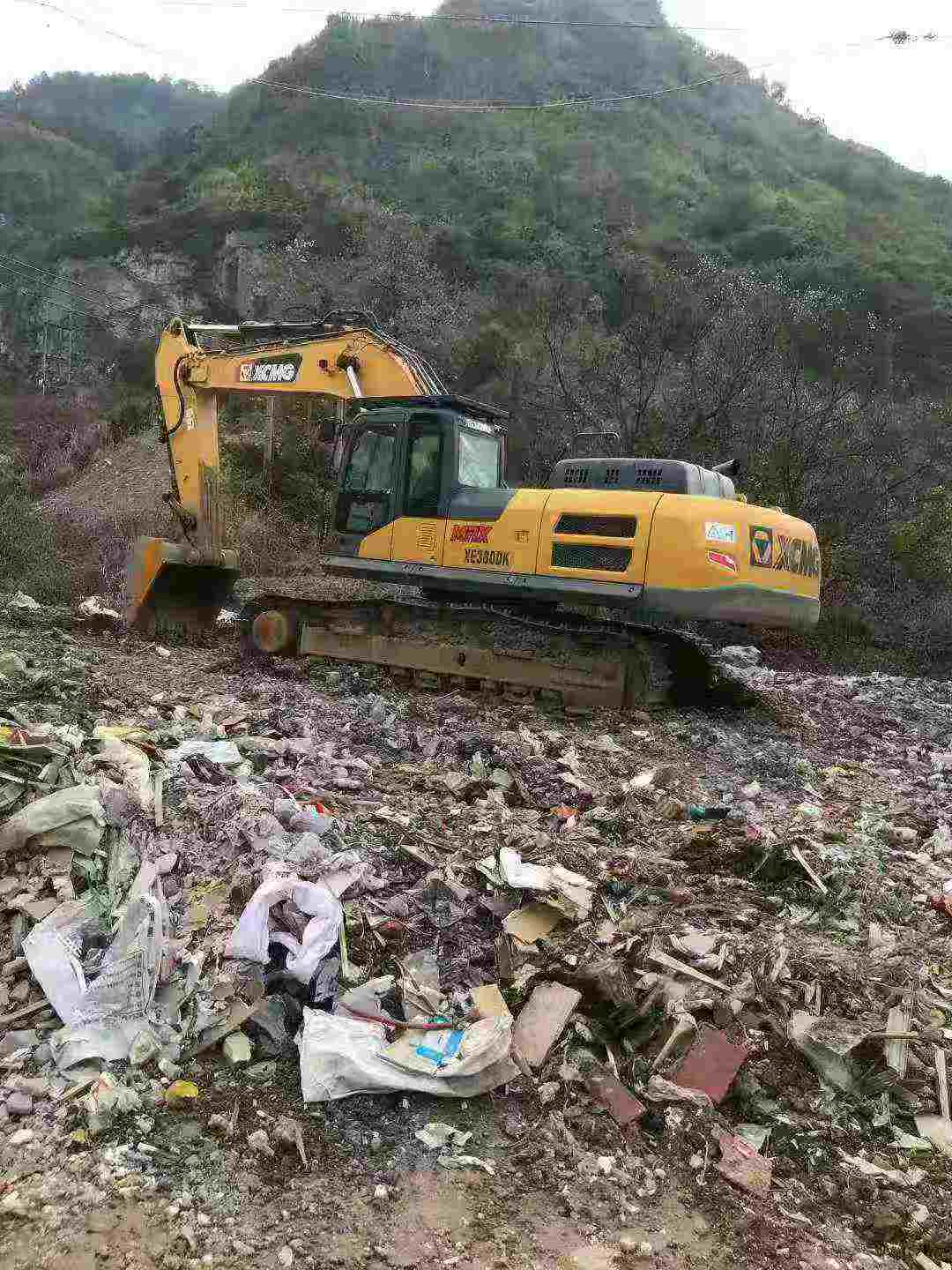 Buy XCMG XE380K Used Excavator / 4