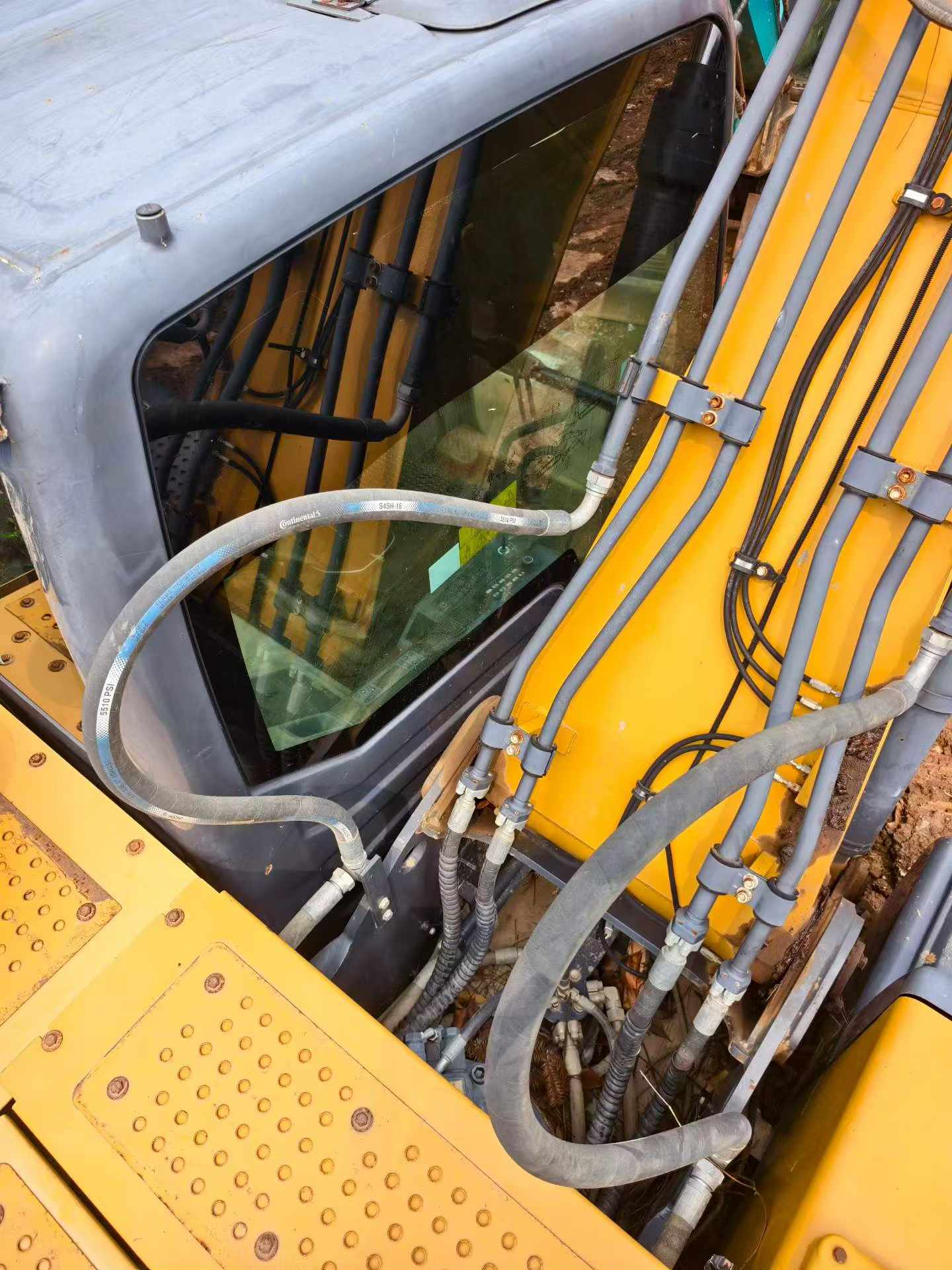 Buy XCMG XE200 Used Excavator / 7