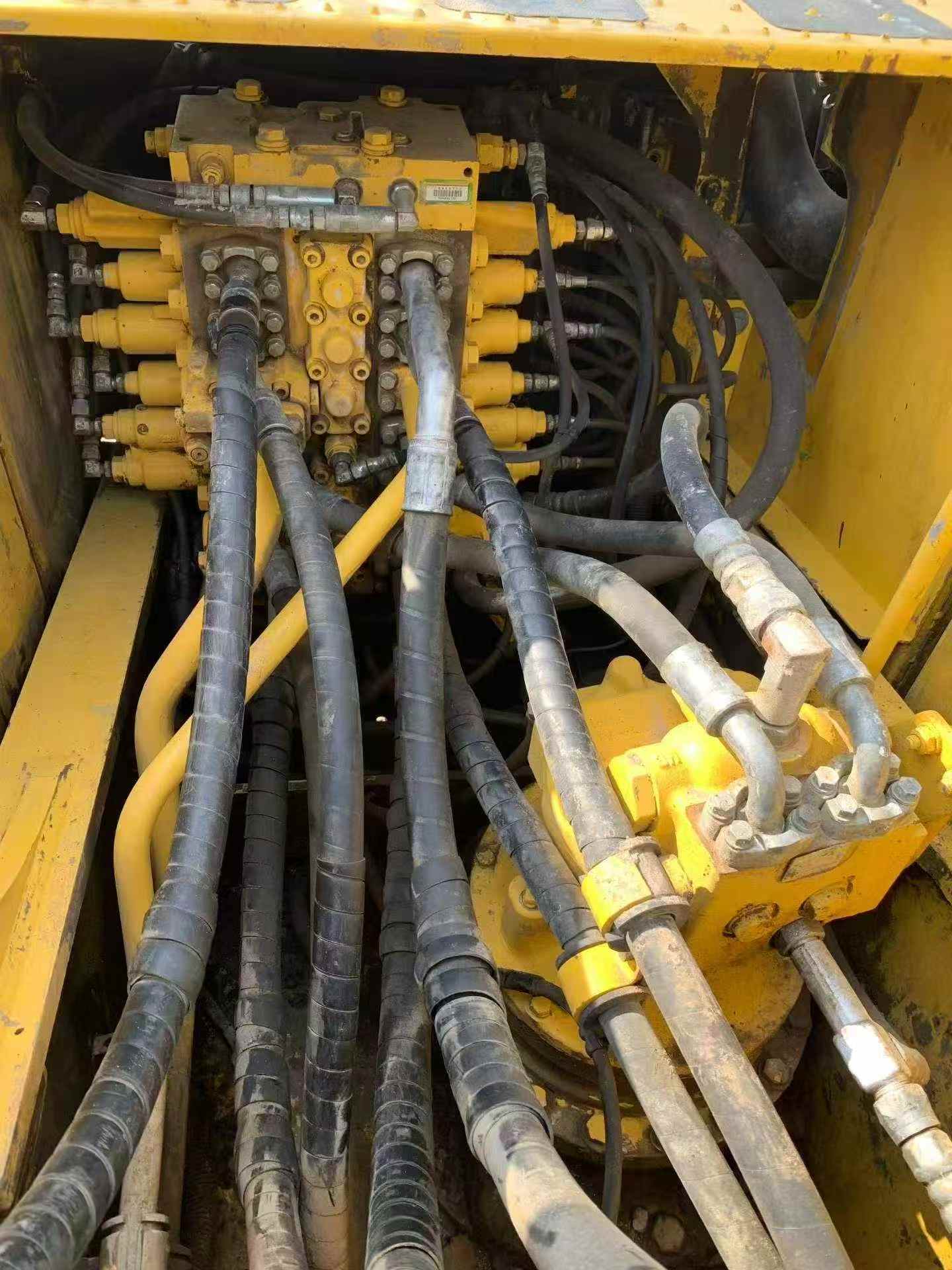 Buy Komatsu PC210 Used Excavator / 4