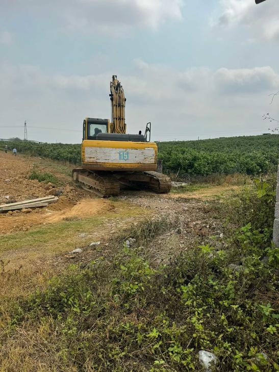 Buy Komatsu PC220-8 Used Excavator / 1