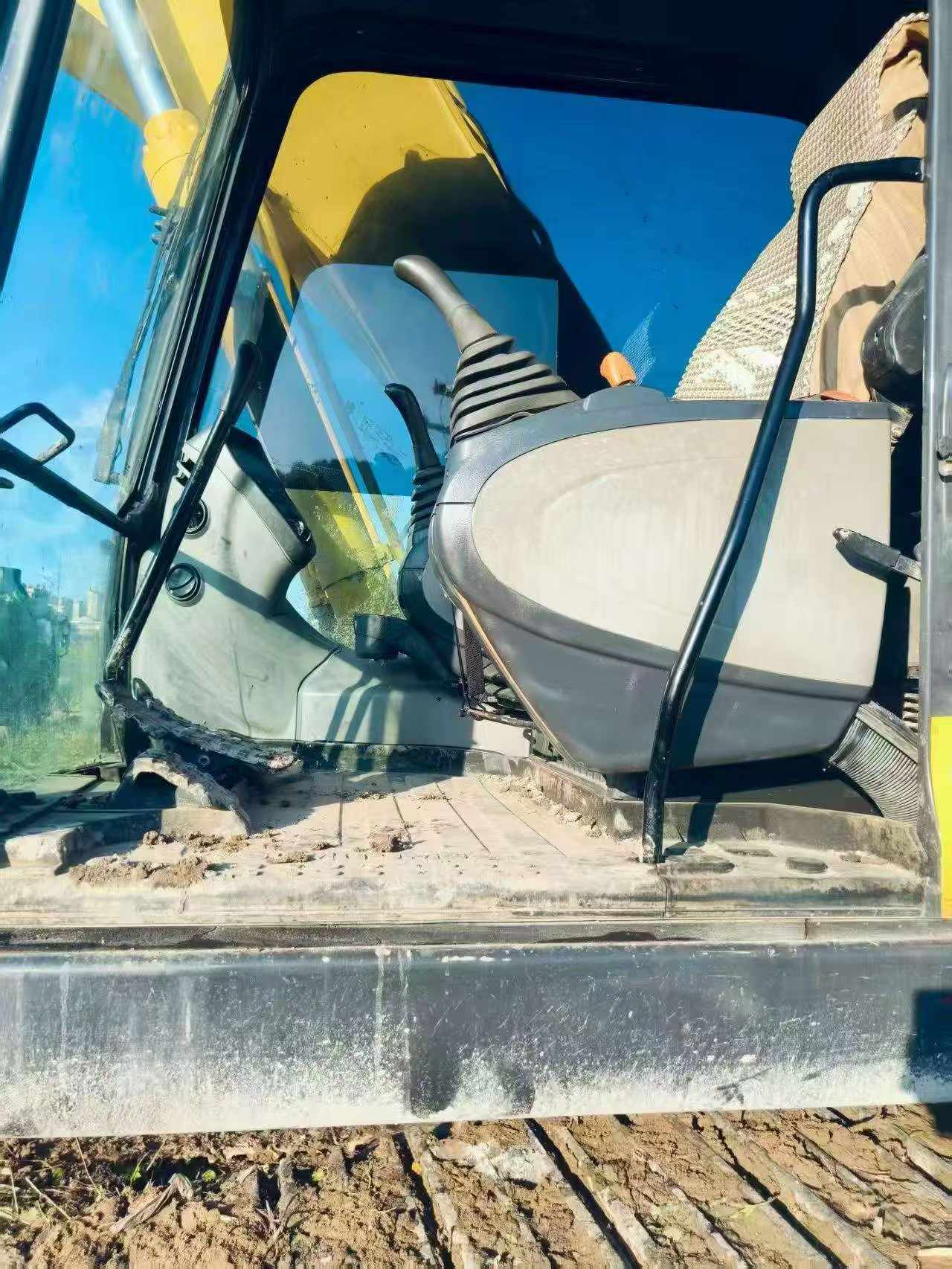 Compre Excavadora Sumitomo SH210-6 Usada / 9