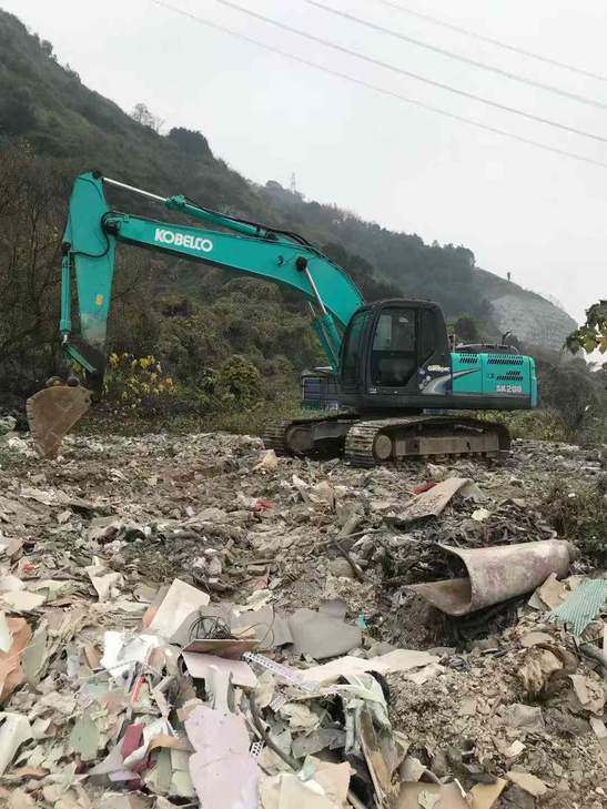 Buy Kobelco SK200-2 Used Excavator / 1