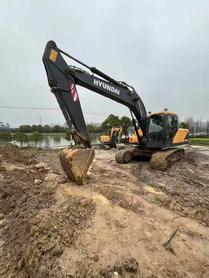Buy Hyundai R215-7 Used Excavator / 4 Buy Hyundai R215-7 Used Excavator / 4