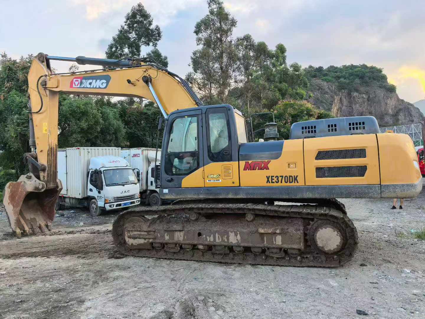 Buy XCMG XE370 Used Excavator / 9