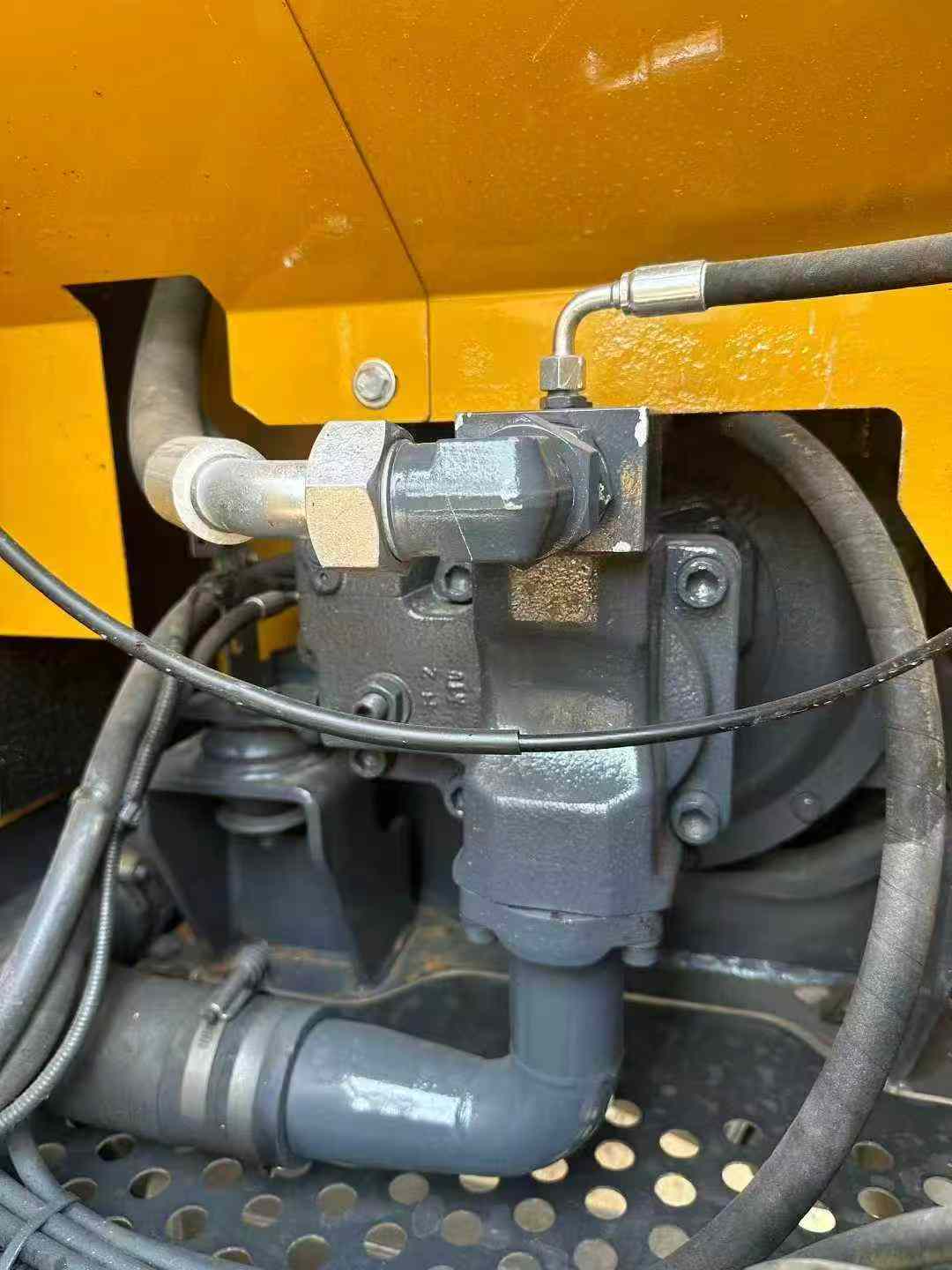 Buy XCMG XE75DA Used Excavator / 6