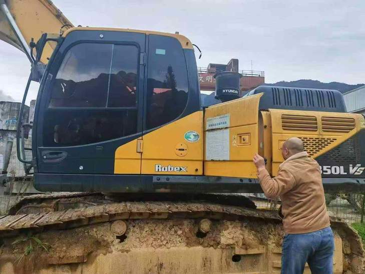 Buy Hyundai R350LVS Used Excavator / 1