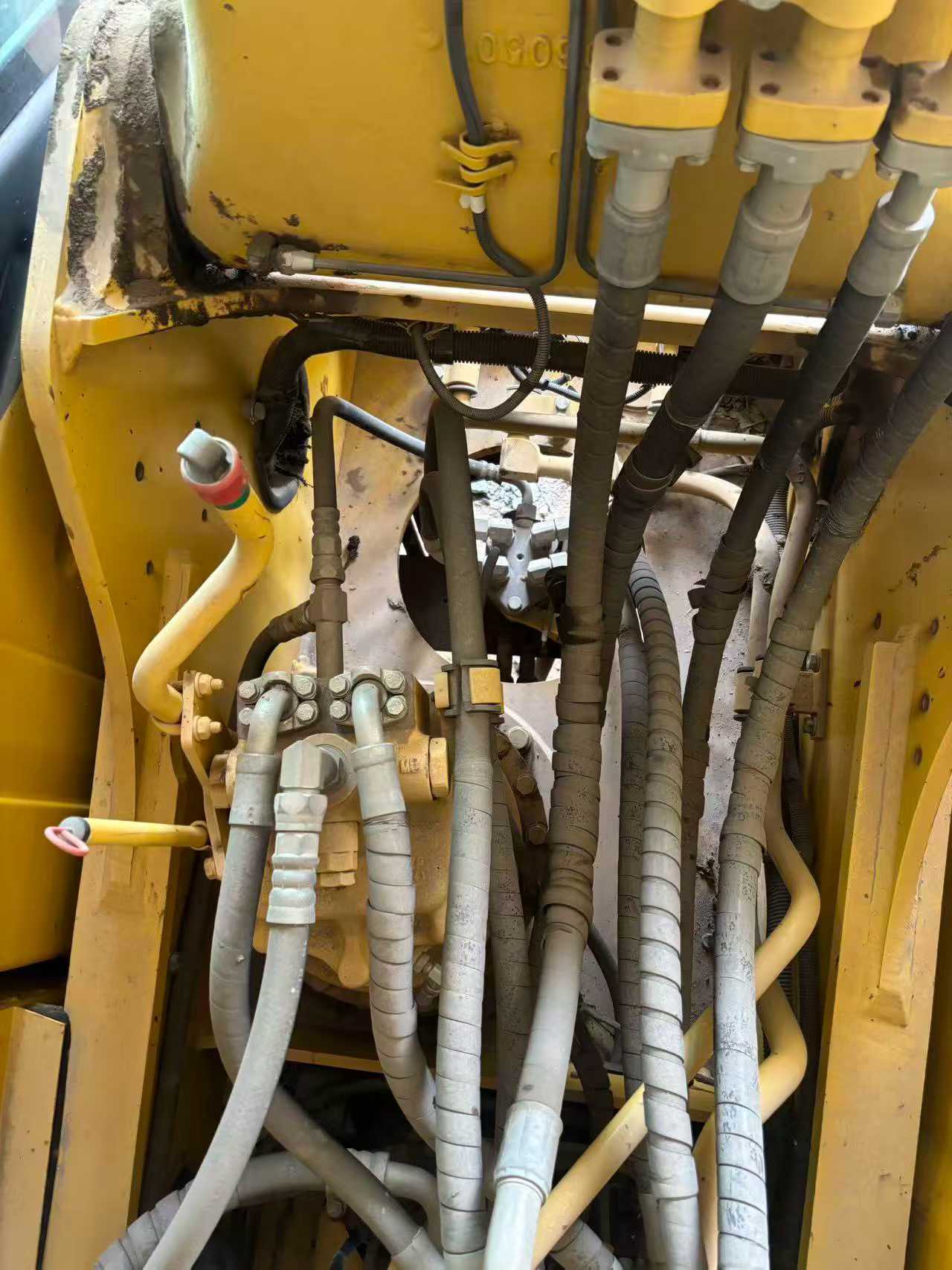 Buy Komatsu PC200-8M0 Used Excavator / 7